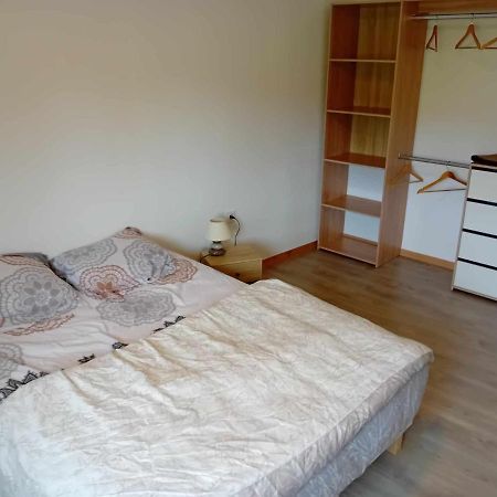 Grand Appartement Avec Terrasse Wignehies Εξωτερικό φωτογραφία